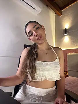 Snapshot of AniiRose chatting on 14, 10, 2025 AniiRose online show from 14, 10, 2025