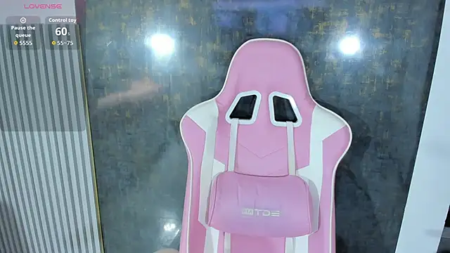 lana boomer online show from 4, 4, 2026