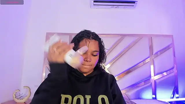 Carolina Evanss online show from 16, 9, 2025