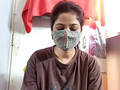 Snapshot of samosa73 chatting on 18, 11, 2025 samosa73 online show from 18, 11, 2025