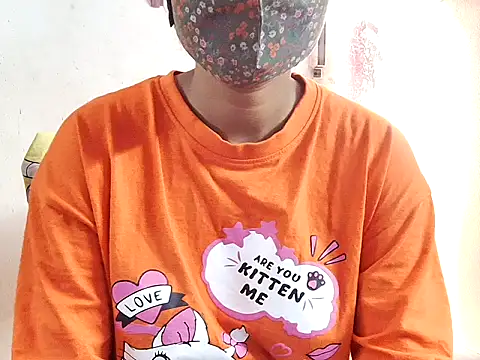 Snapshot of samosa73 chatting on 28, 11, 2025 samosa73 online show from 28, 11, 2025