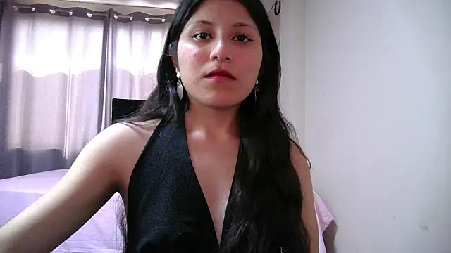 petite paola online show from 9, 1, 2025