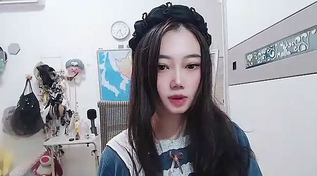 Cherie-xinxin01 online show from 4, 12, 2024