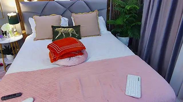 AvaCristal online show from 11, 2, 2026