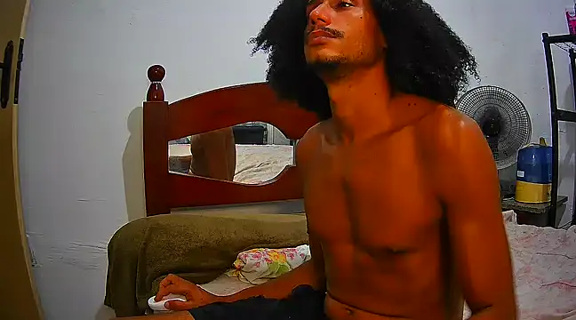 SkinnyLatinMan online show from 15, 2, 2025