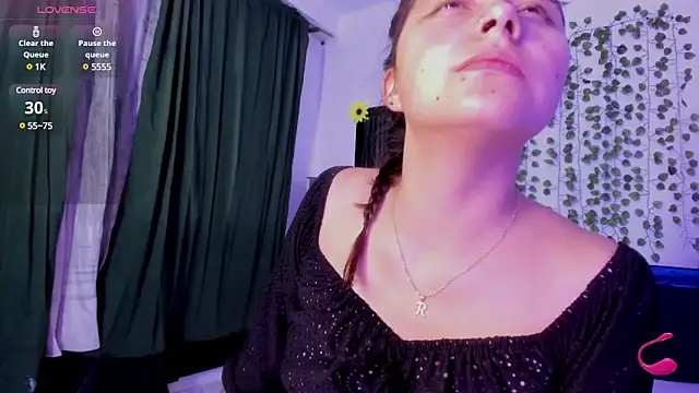 Noellesable online show from 4, 3, 2025