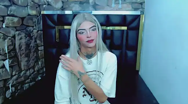 Luna and valery online show from 4, 1, 2025