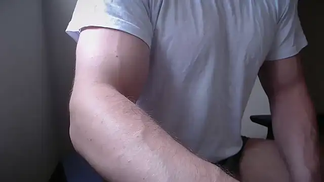 Snapshot of Mrbiceps23 chatting on 30, 7, 2026 Mrbiceps23 online show from 30, 7, 2026