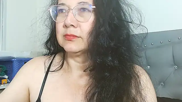 maturepriscila online show from 15, 4, 2026