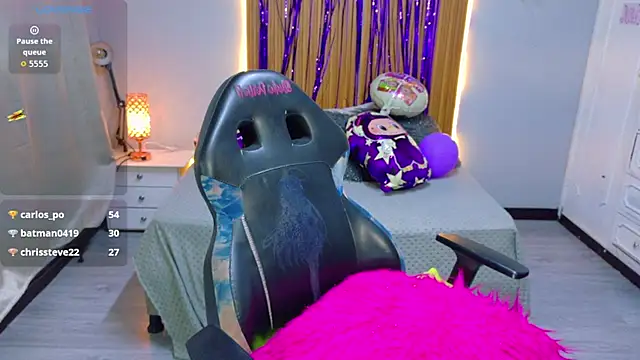 Snapshot of Kate_Laurence_ chatting on 15, 11, 2025 Kate Laurence online show from 15, 11, 2025