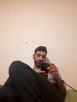 Italian69am online show from 4, 11, 2025