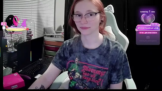 LilyFoxxx online show from 28, 2, 2025