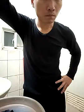 Snapshot of chiata410 chatting on 8, 3, 2025 chiata410 online show from 8, 3, 2025