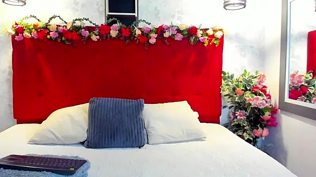 Snapshot of SilvannaFit chatting on 4, 6, 2026 SilvannaFit online show from 4, 6, 2026