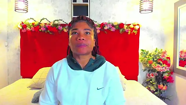 Snapshot of SilvannaFit chatting on 8, 6, 2026 SilvannaFit online show from 8, 6, 2026