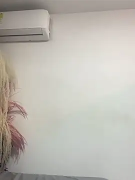 Snapshot of khloeblake chatting on 8, 2, 2025 khloeblake online show from 8, 2, 2025