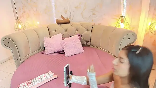 Snapshot of khloeblake chatting on 25, 9, 2025 khloeblake online show from 25, 9, 2025