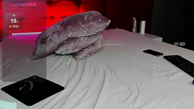 Snapshot of Christy_Little chatting on 25, 1, 2025 Christy Little online show from 25, 1, 2025