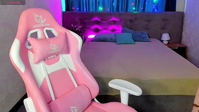 Snapshot of Christy_Little chatting on 11, 2, 2025 Christy Little online show from 11, 2, 2025