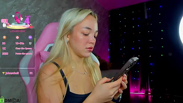 Snapshot of Christy_Little chatting on 3, 10, 2025 Christy Little online show from 3, 10, 2025