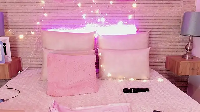 Snapshot of Catalinna_Thompson chatting on 8, 2, 2025 Catalinna Thompson online show from 8, 2, 2025