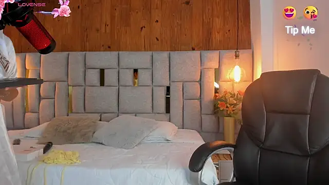 Saori newman online show from 17, 1, 2025