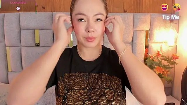 Saori newman online show from 25, 1, 2025