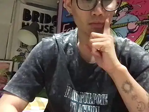 Snapshot of zheng90335 chatting on 16, 11, 2025 zheng90335 online show from 16, 11, 2025