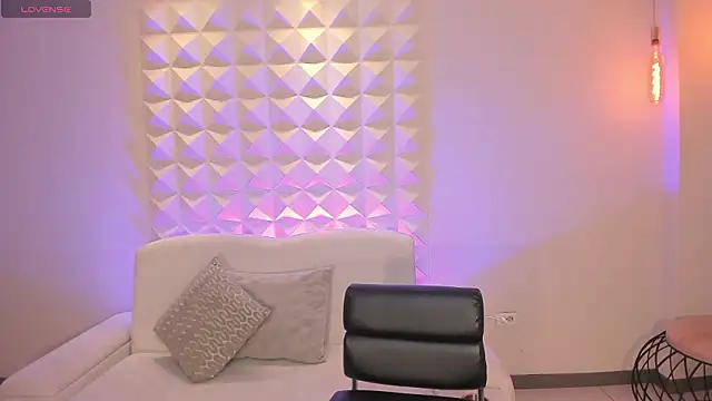 AlinaKravitz online show from 8, 2, 2026