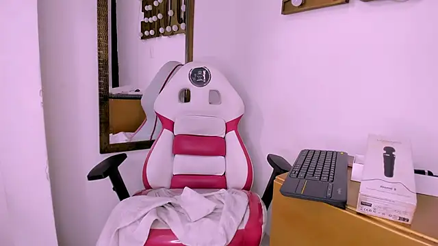 Snapshot of Valery_Maravilla_ chatting on 7, 2, 2025 Valery Maravilla online show from 7, 2, 2025