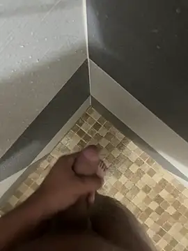 Snapshot of mylovetr1 chatting on 21, 12, 2024 mylovetr1 online show from 21, 12, 2024