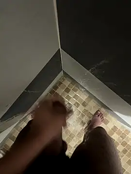 Snapshot of mylovetr1 chatting on 12, 10, 2025 mylovetr1 online show from 12, 10, 2025