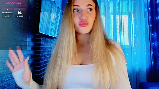 Evacadooo online show from 23, 10, 2025