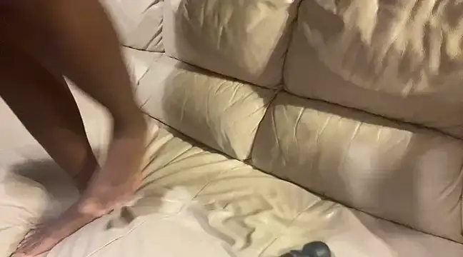 iveedie017 online show from 9, 12, 2024