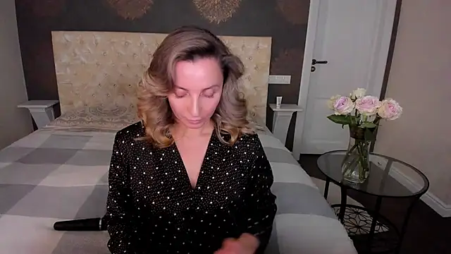 Snapshot of AllisonWilliams chatting on 15, 10, 2025 AllisonWilliams online show from 15, 10, 2025