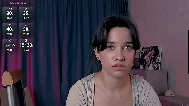 Snapshot of EmeliaReaper chatting on 17, 10, 2025 EmeliaReaper online show from 17, 10, 2025