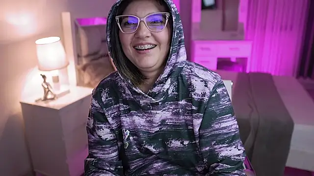 Camilaa bueno online show from 13, 12, 2024