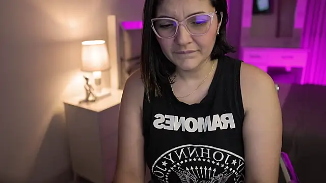 Camilaa bueno online show from 15, 12, 2024