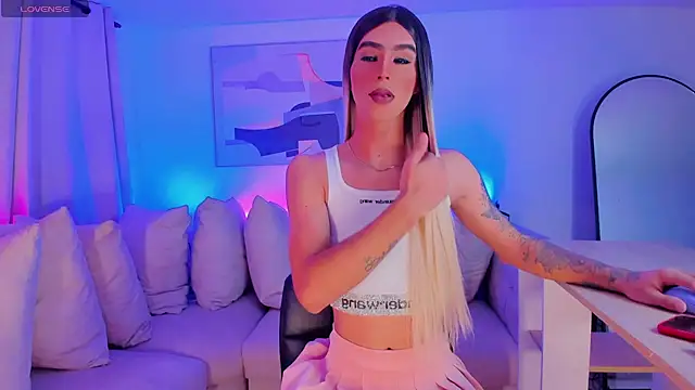 Ashley Reminton online show from 4, 1, 2025