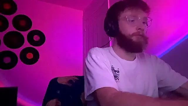 PrettyGinger online show from 27, 11, 2025