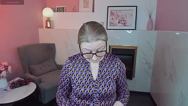 AlexandraKind online show from 25, 2, 2025