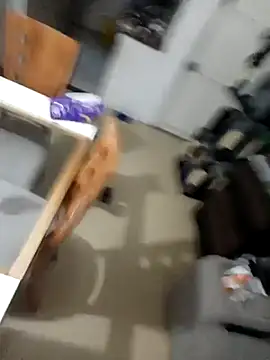 Snapshot of laura_arias018 chatting on 28, 11, 2025 laura arias018 online show from 28, 11, 2025