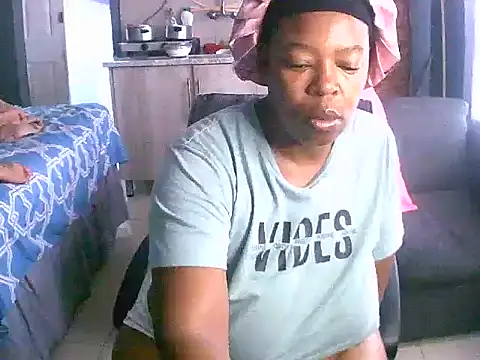 curvyloneah75 online show from 22, 12, 2024