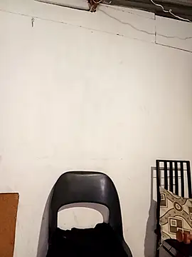 Snapshot of curvyloneah75 chatting on 17, 12, 2025 curvyloneah75 online show from 17, 12, 2025