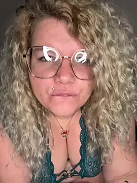 Snapshot of CurvyAnonymousGirl89 chatting on 30, 1, 2025 CurvyAnonymousGirl89 online show from 30, 1, 2025