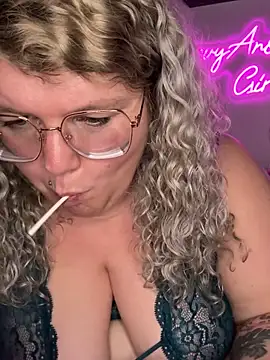 Snapshot of CurvyAnonymousGirl89 chatting on 28, 2, 2025 CurvyAnonymousGirl89 online show from 28, 2, 2025