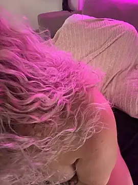 Snapshot of CurvyAnonymousGirl89 chatting on 19, 10, 2025 CurvyAnonymousGirl89 online show from 19, 10, 2025