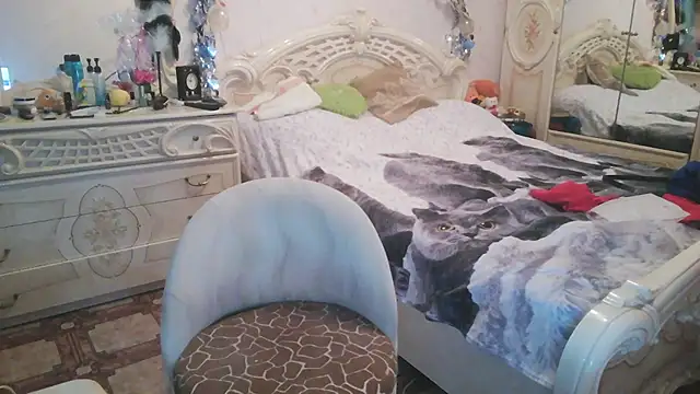 Debra Phoenix online show from 11, 4, 2026