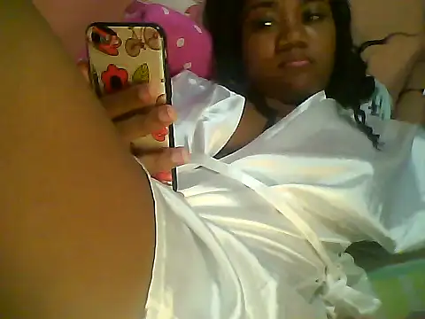 Snapshot of Fariana01 chatting on 17, 1, 2025 Fariana01 online show from 17, 1, 2025