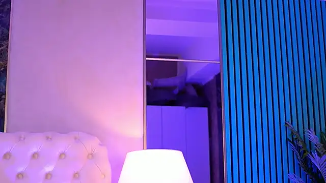IsabelleHunt online show from 14, 2, 2025